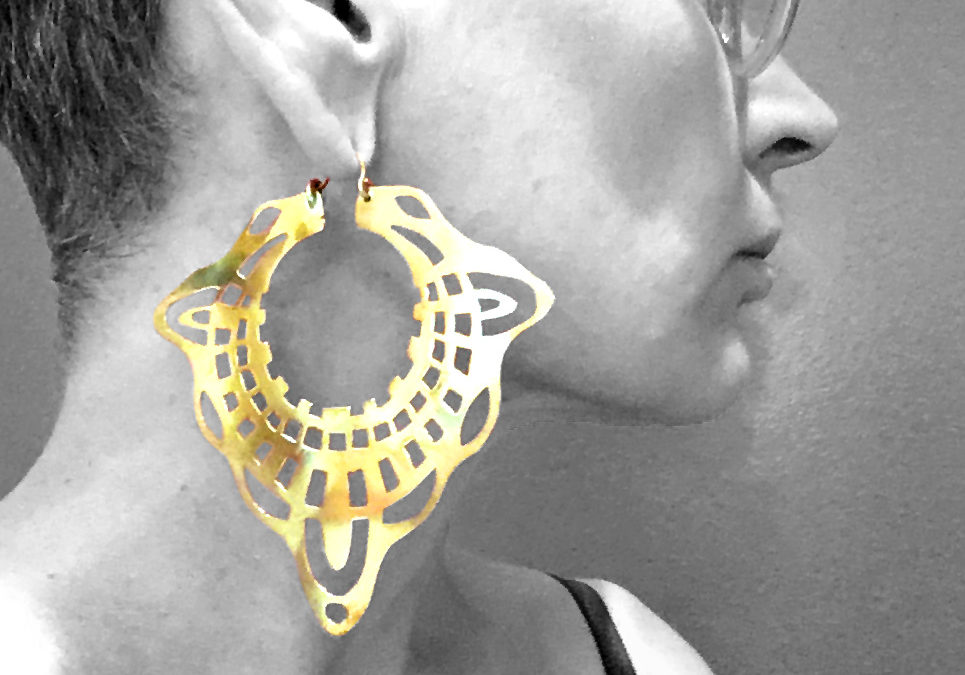 Boucles d’oreilles découpées