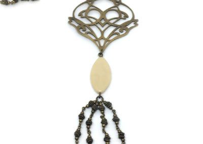 Collier baroque et perles de verre