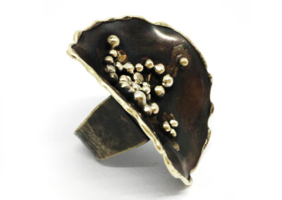 Bague laiton patiné et grenaille