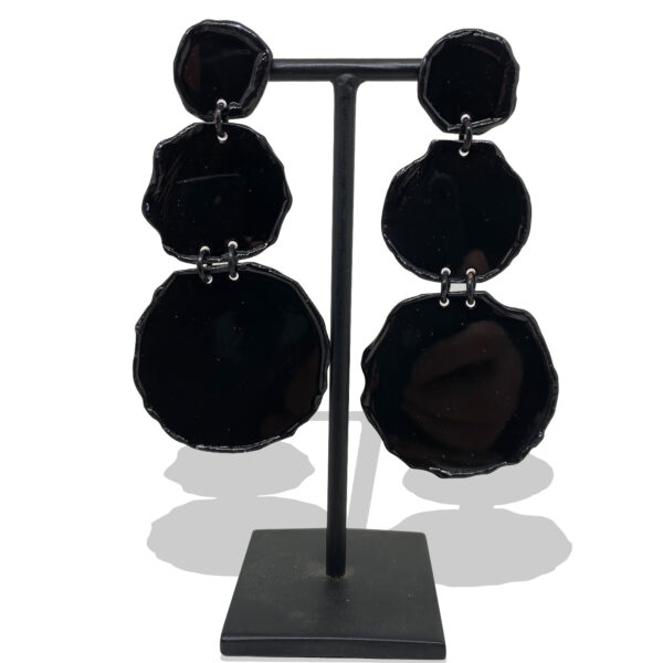 Longues boucles d'oreilles en laiton noir brillant