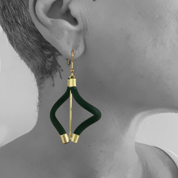 Boucles d'oreilles torsadées en laiton et caoutchouc